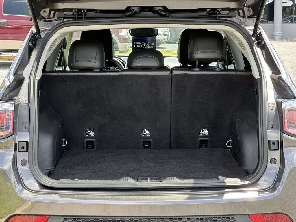 Used 2018 Jeep Compass Latitude AWD/4WD image 12