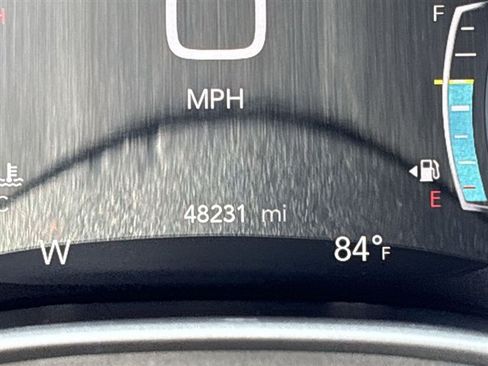 Used 2024 Chrysler Pacifica Touring-L FWD image 12