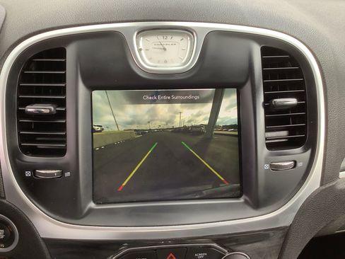 Used 2021 Chrysler 300 Touring w/ Sport Appearance Package image 16