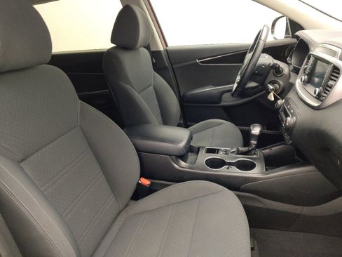 Used 2019 Kia Sorento S image 21