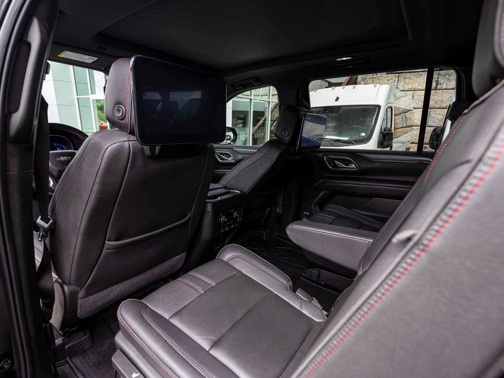 Used 2023 Chevrolet Suburban RST w/ Sport Performance Package AWD/4WD image 27