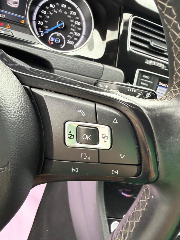 Used 2017 Volkswagen Golf R 4-Door AWD/4WD image 25