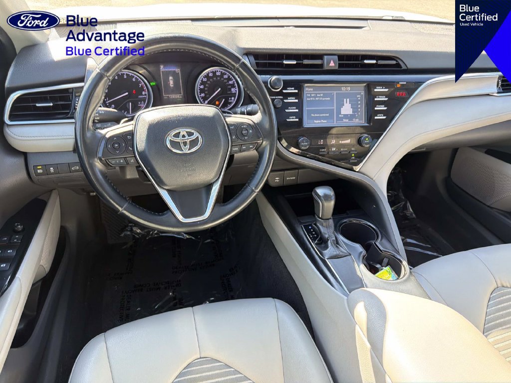 Used 2018 Toyota Camry SE w/ Moonroof Package FWD image 9