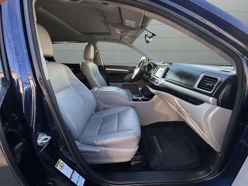 Used 2015 Toyota Highlander XLE AWD/4WD image 36