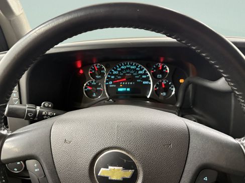 Used 2021 Chevrolet Express 3500 Extended w/ Driver Convenience Package RWD image 28