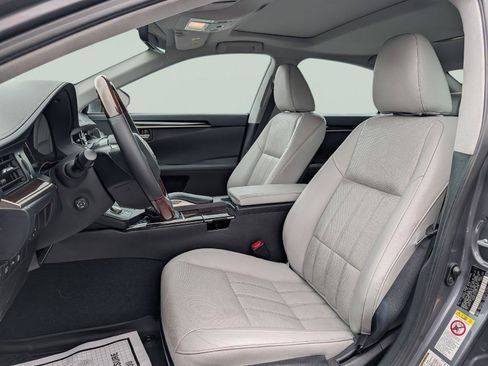 Used 2016 Lexus ES 350 w/ Luxury Package w/Wood Trim FWD image 10