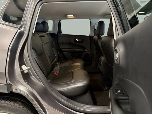 Used 2018 Jeep Compass Latitude w/ Safe & Security Group AWD/4WD image 19