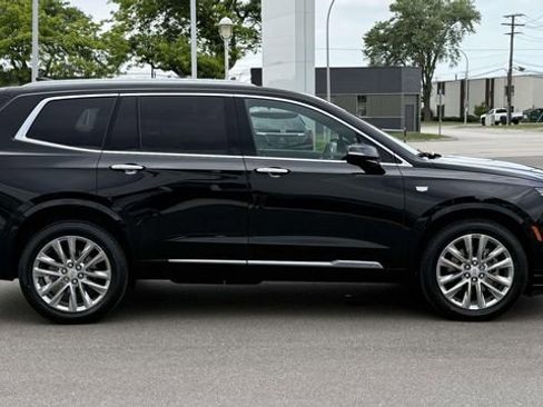 Used 2022 Cadillac XT6 Premium Luxury w/ Technology Package AWD/4WD image 4