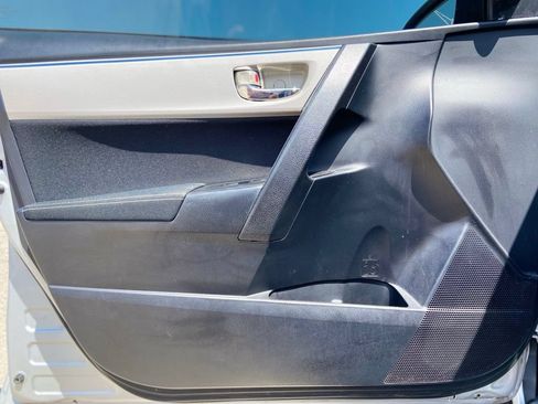 Used 2014 Toyota Corolla LE FWD image 13