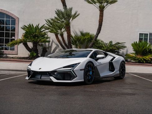 Used 2025 Lamborghini Revuelto image 25
