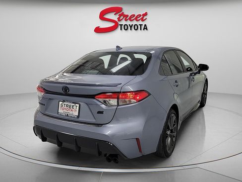 Certified 2025 Toyota Corolla SE FWD image 4