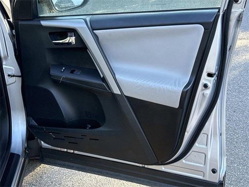 Used 2017 Toyota RAV4 XLE image 8