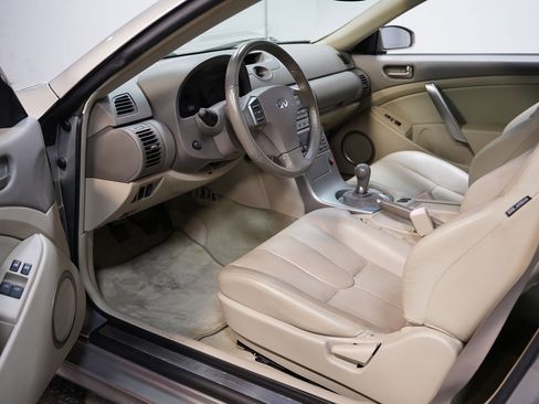 Used 2004 INFINITI G35 Coupe w/ Premium Pkg image 4