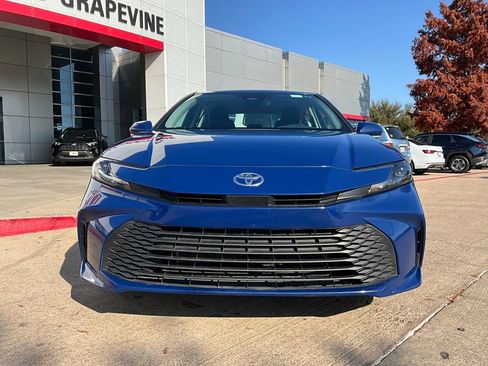 Used 2025 Toyota Camry LE image 4