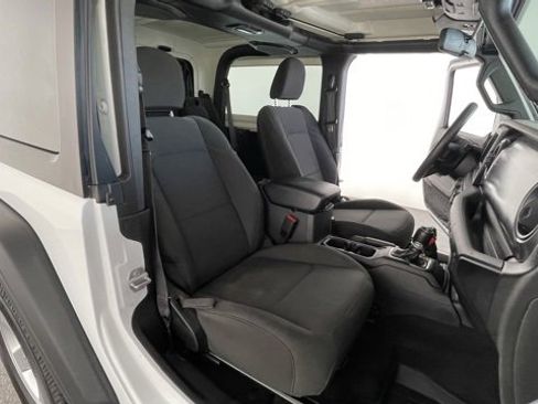 Used 2022 Jeep Wrangler Sport image 43