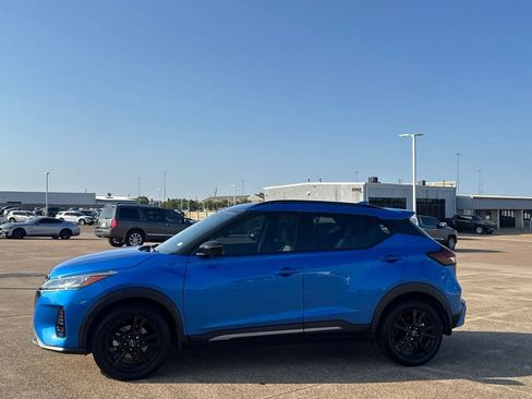 Certified 2024 Nissan Kicks SR w/ SR Premium Package FWD image 12