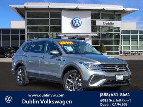 Certified 2022 Volkswagen Tiguan SE w/ Panoramic Sunroof Package image 1