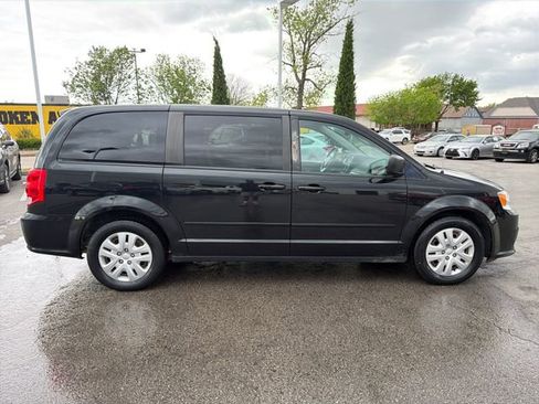 Used 2016 Dodge Grand Caravan SE w/ Quick Order Package 29E SE FWD image 8