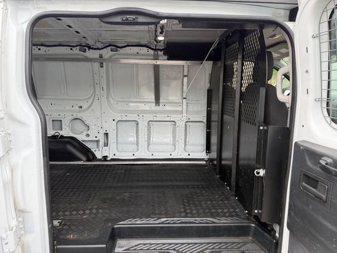 Used 2018 Ford Transit 250 130 Low Roof w/ Exterior Upgrade Package RWD image 17