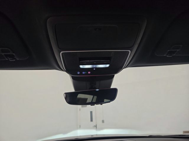 Used 2025 Chevrolet Traverse RS FWD image 46
