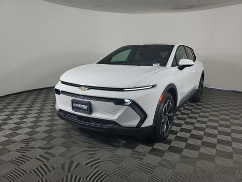 New 2026 Chevrolet Equinox EV LT image 8