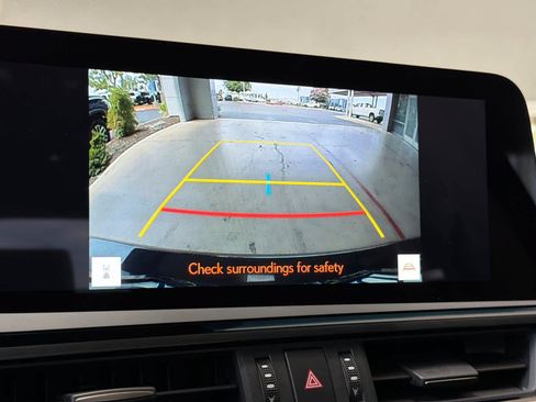 Used 2025 Lexus ES 300h w/ Premium Package FWD image 21