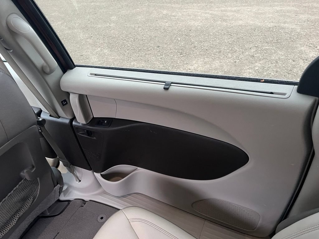 Used 2019 Chrysler Pacifica Touring-L FWD image 32