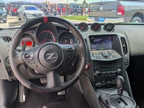 Used 2020 Nissan 370Z NISMO RWD image 30