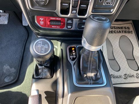 Used 2025 Jeep Wrangler Unlimited Rubicon 4xe w/ Safety Group image 16