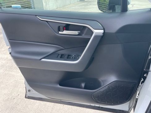 Used 2019 Toyota RAV4 XLE image 11