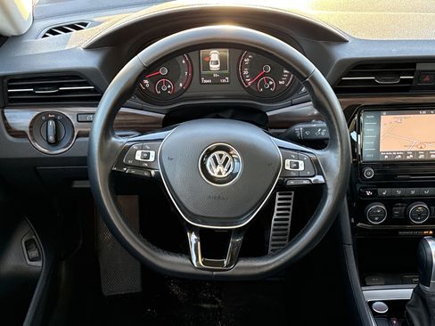 Used 2020 Volkswagen Passat 2.0T SEL image 25