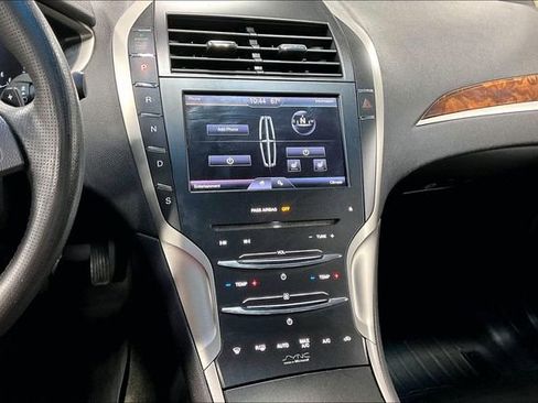 Used 2014 Lincoln MKZ w/ Equipment Group 101A Select FWD image 5