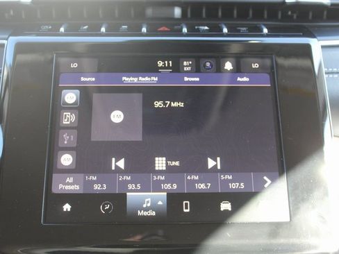 Used 2023 Jeep Grand Cherokee L Laredo image 11