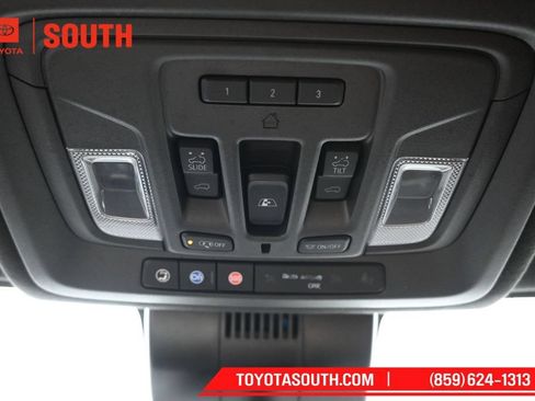Used 2024 GMC Sierra 2500 Denali Ultimate AWD/4WD image 27