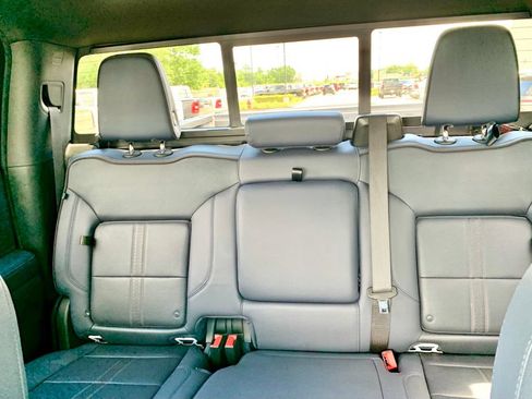 Used 2023 Chevrolet Silverado 1500 High Country w/ Technology Package AWD/4WD image 40