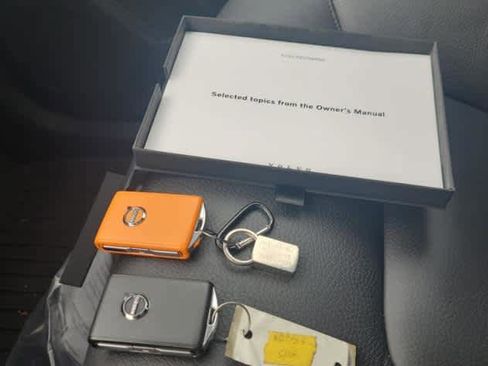 Used 2024 Volvo XC90 T8 Plus image 4