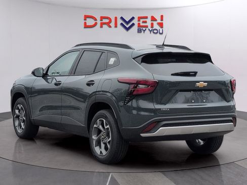 New 2026 Chevrolet Trax LT w/ Driver Confidence Package image 3