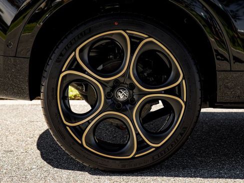 New 2025 Alfa Romeo Tonale AWD/4WD image 10