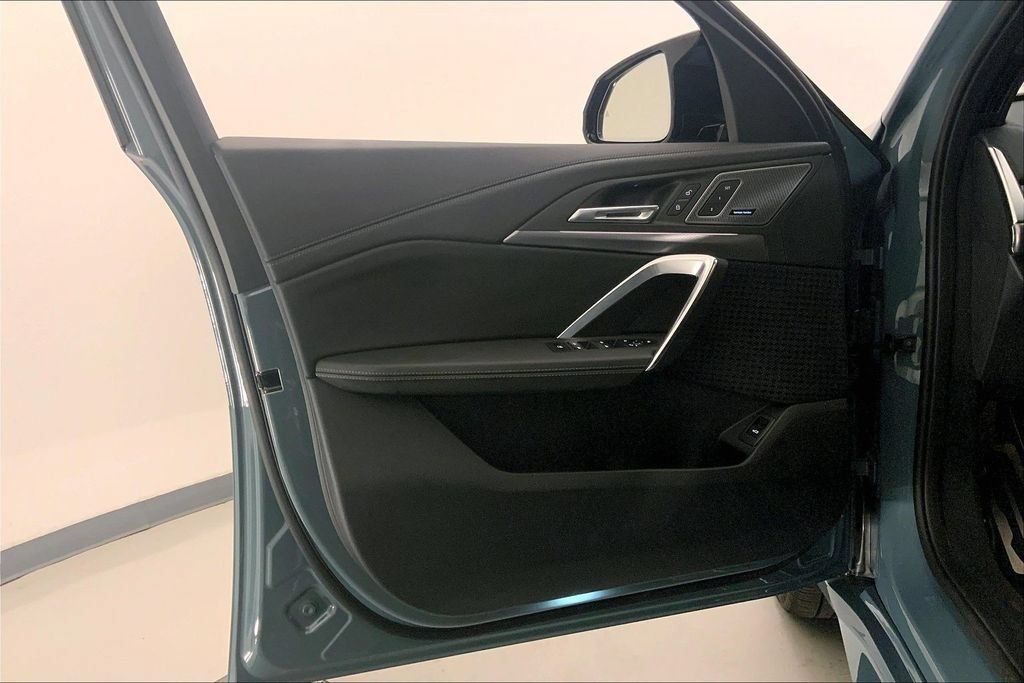 Used 2026 BMW X2 M35i AWD/4WD image 24