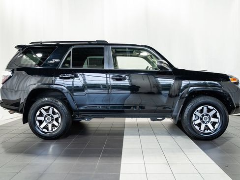 Used 2020 Toyota 4Runner TRD Off-Road Premium w/ Moonroof Package AWD/4WD image 3