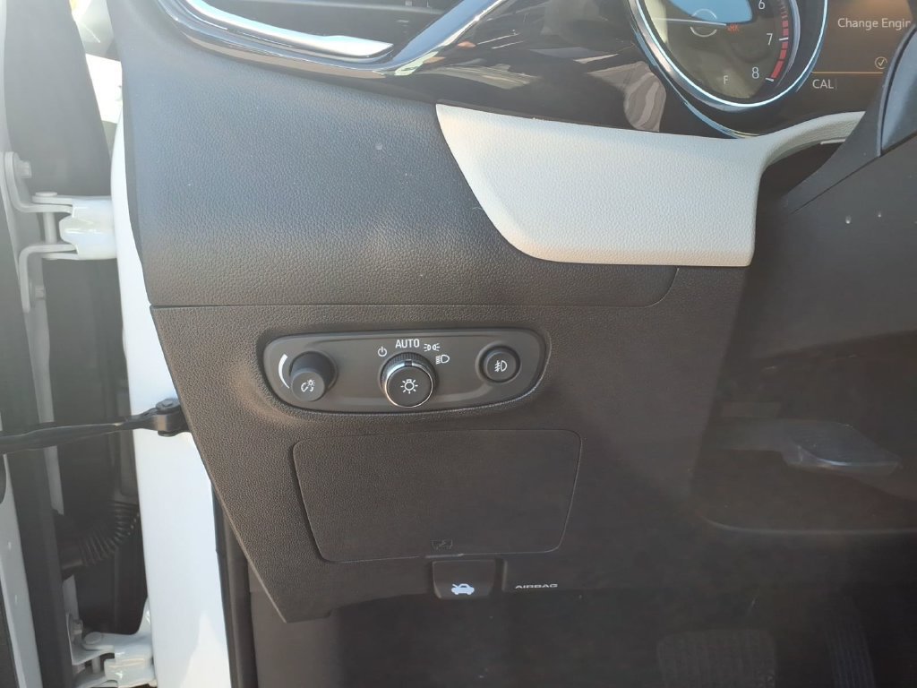 Used 2020 Buick Encore GX Essence AWD/4WD image 13