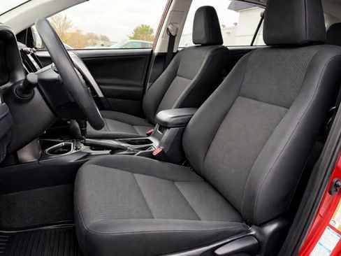 Used 2016 Toyota RAV4 LE image 12