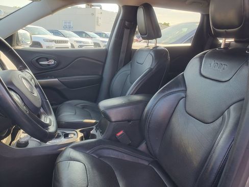 Used 2020 Jeep Cherokee Limited AWD/4WD image 6