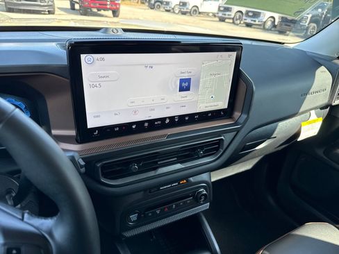 Certified 2025 Ford Bronco Sport Outer Banks w/ Outer Banks Tech Package+ image 18