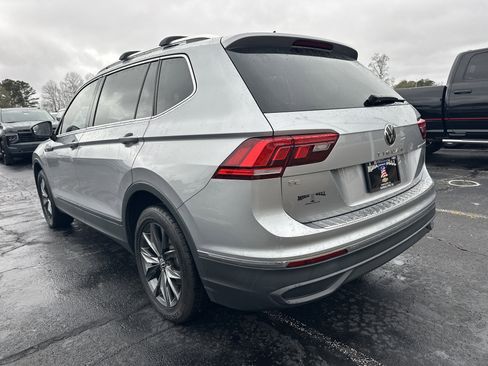 Used 2022 Volkswagen Tiguan SE image 6