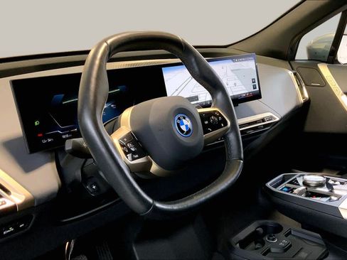 Used 2024 BMW iX xDrive50 w/ Premium Package AWD/4WD image 17