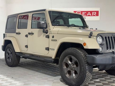 Used 2017 Jeep Wrangler Unlimited Sport AWD/4WD image 2