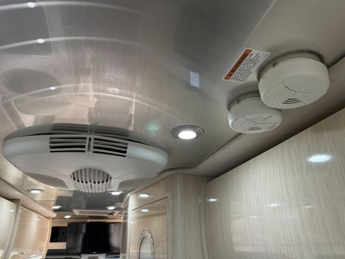 Used 2017 Mercedes-Benz Sprinter 3500 image 47