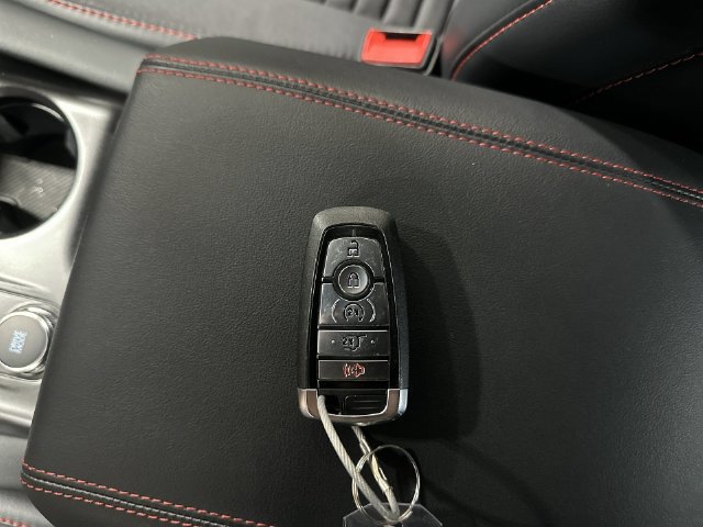 Used 2025 Ford Explorer ST-Line AWD/4WD image 35