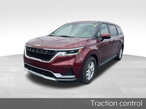 Certified 2024 Kia Carnival LX image 4